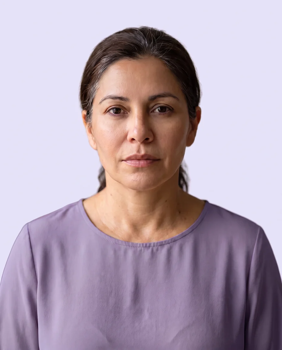 La misma clienta después del rejuvenecimiento facial